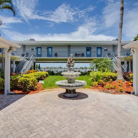 Appartamento 102-Tiny Treasure-Waterfront With Heated Pool